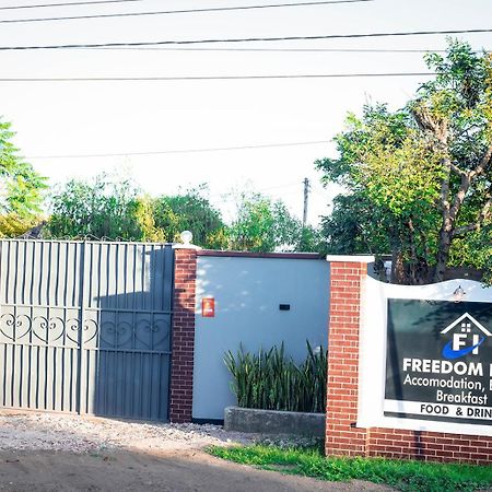 Freedom Inn Arusha Kültér fotó